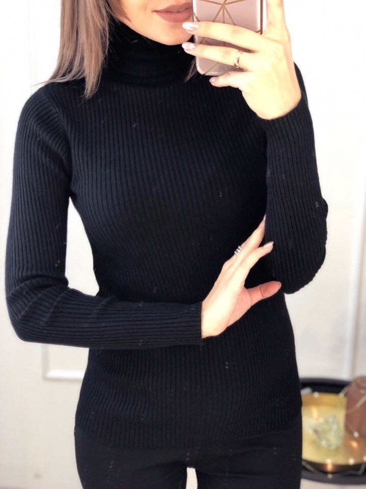 Women's Turtleneck Sweater Finely Textured Close-Fitting
