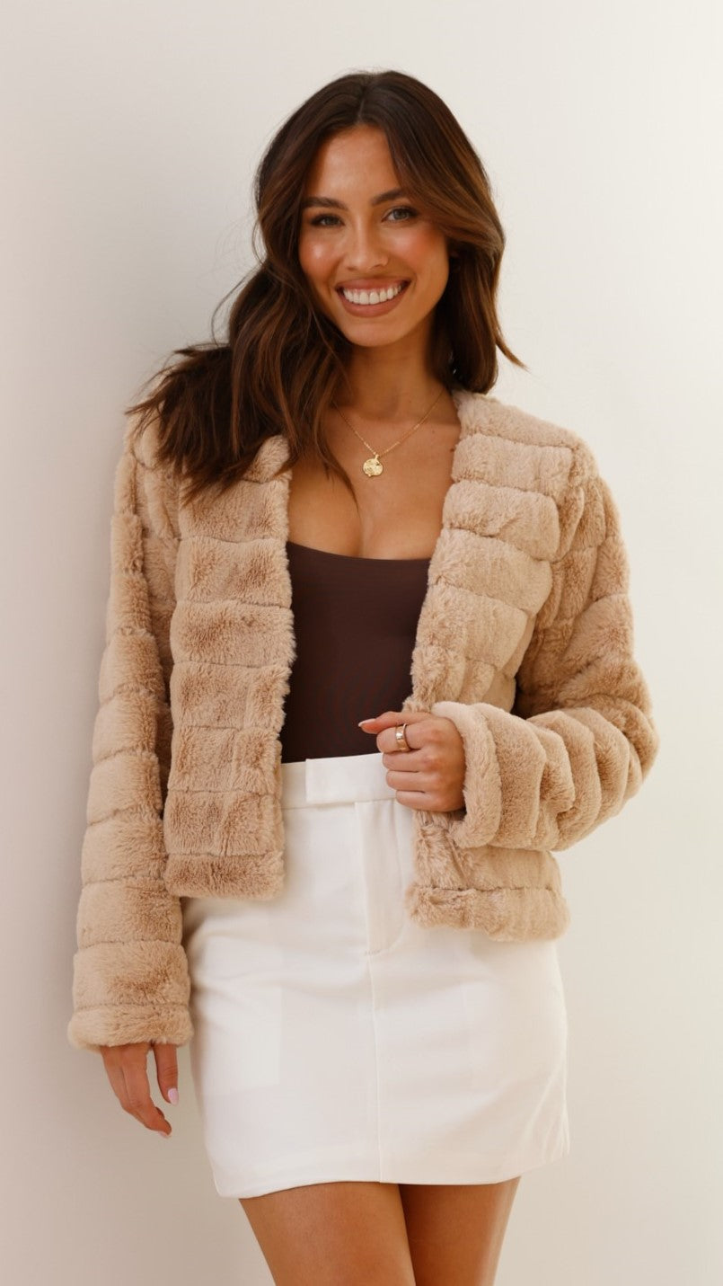 Short Leather Jacket Structured Quilted Cut