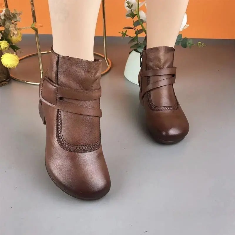 Stylish Women's Leather Boots Vintage Look