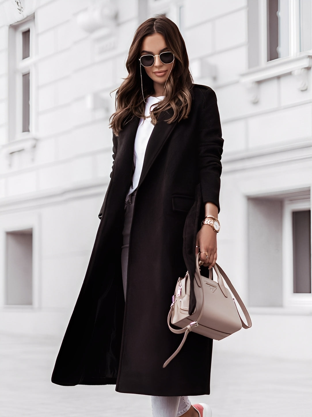 Elegant Women's Coat with Waist, Soft Wool Material