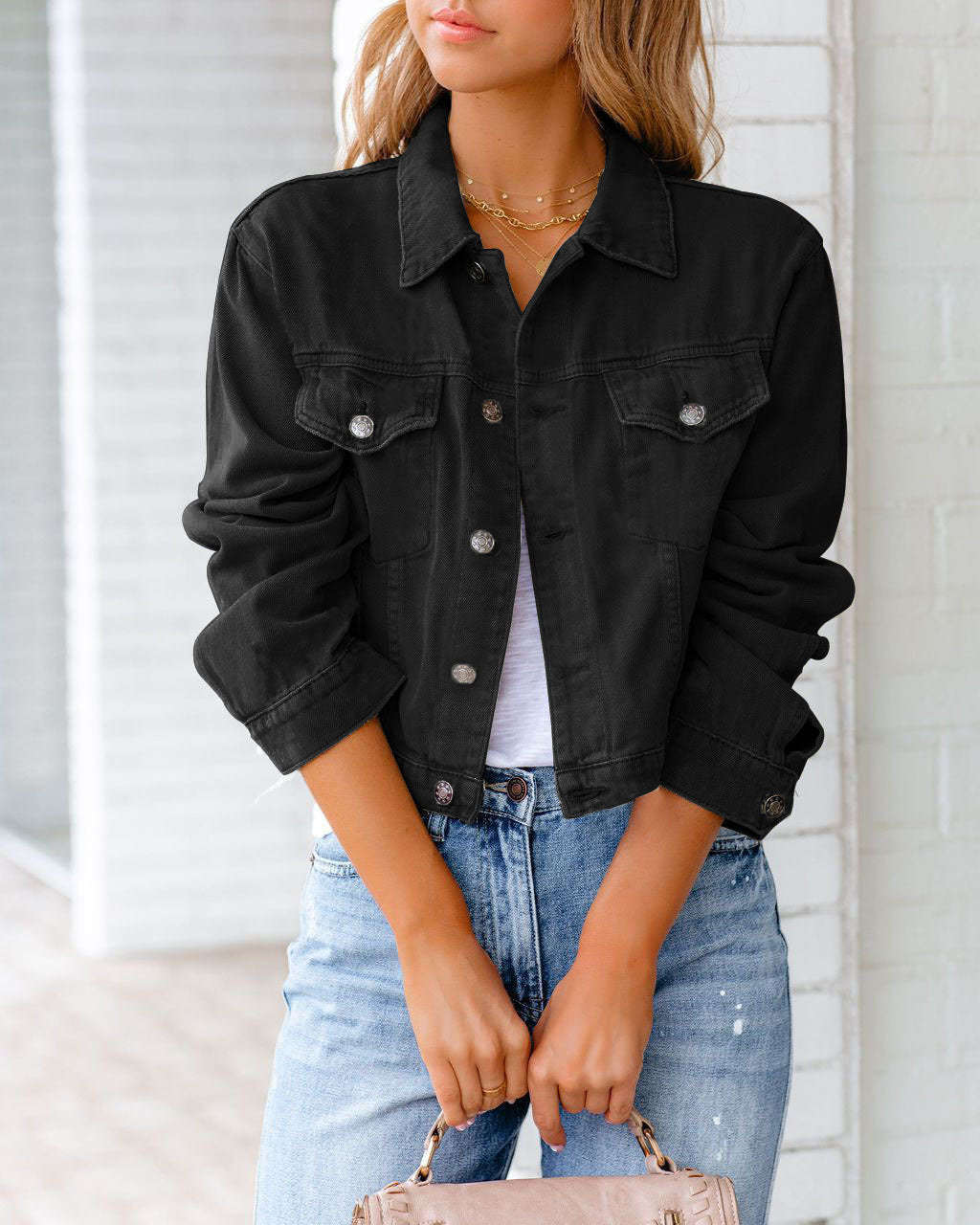Stylische Jeansjacke Mit Knöpfen Und Vielen Taschen