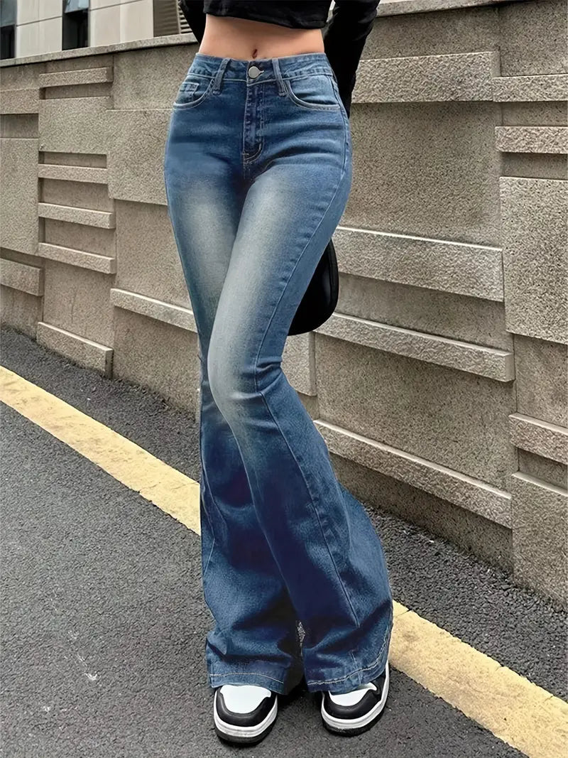 Stylish Women's Vintage Look Jeans