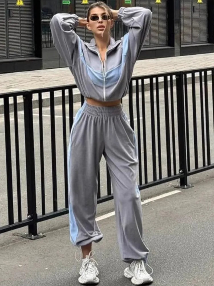 Fashionable 2-Piece Women's Outfit
