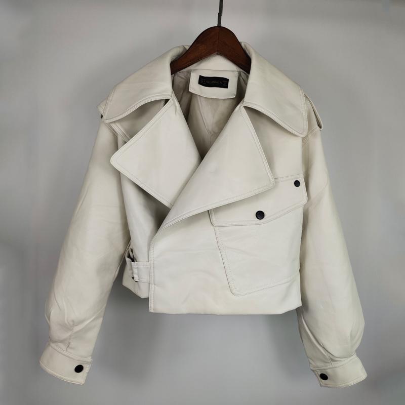 Stylish women's jacket - cheeky style