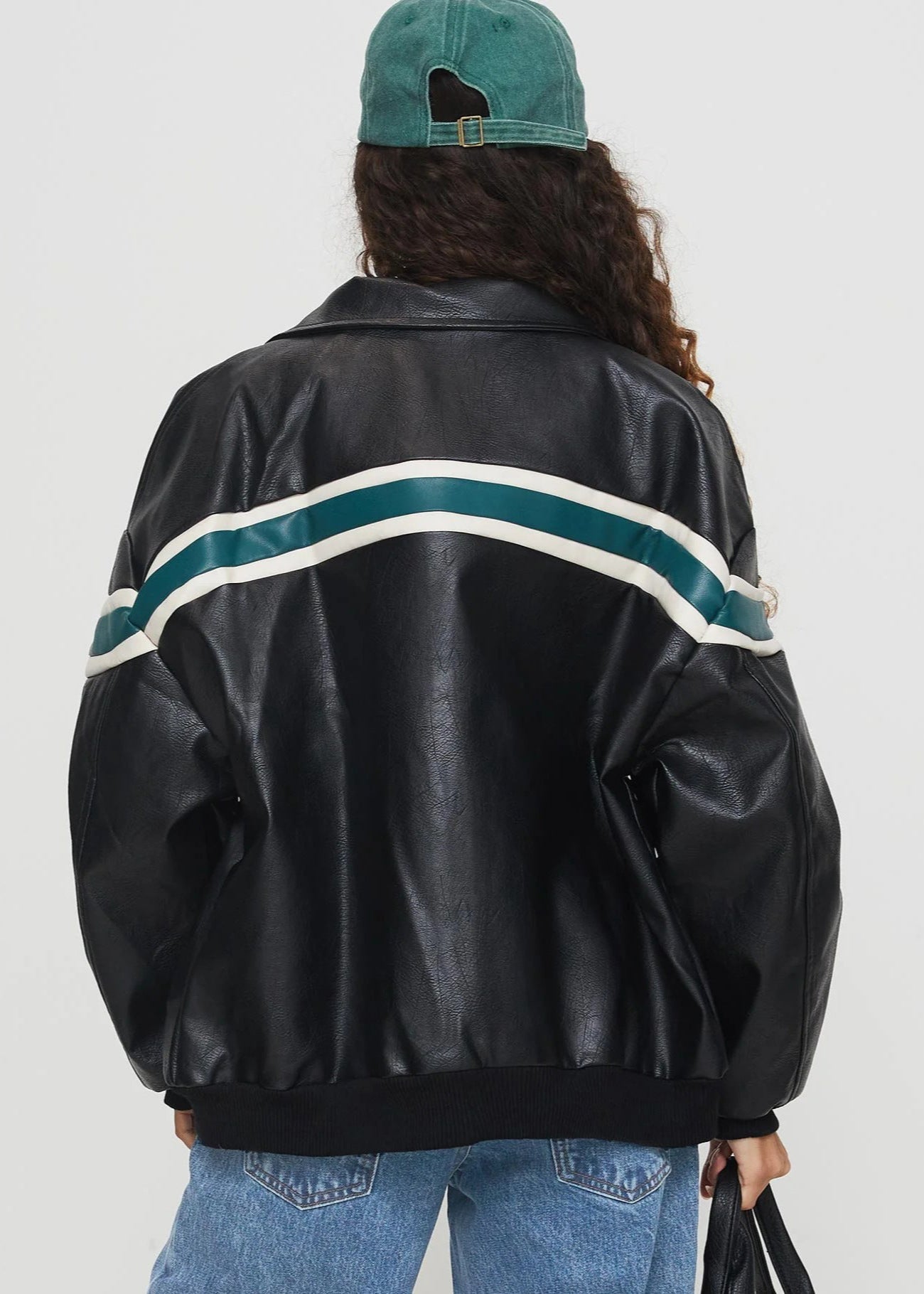 Stylische Bomberjacke Kunstleder Schwarz - IdealeKleiden
