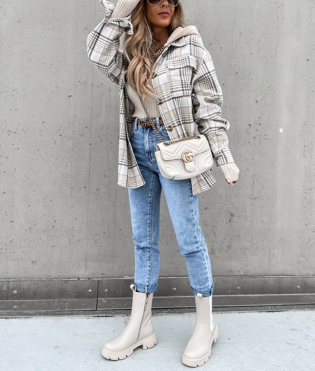 Fashionable Plaid Jacket Streetwear Style