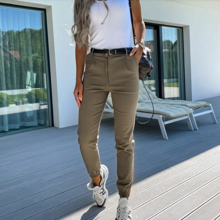 Elegant Women's Dress Shorts Cut with Pockets