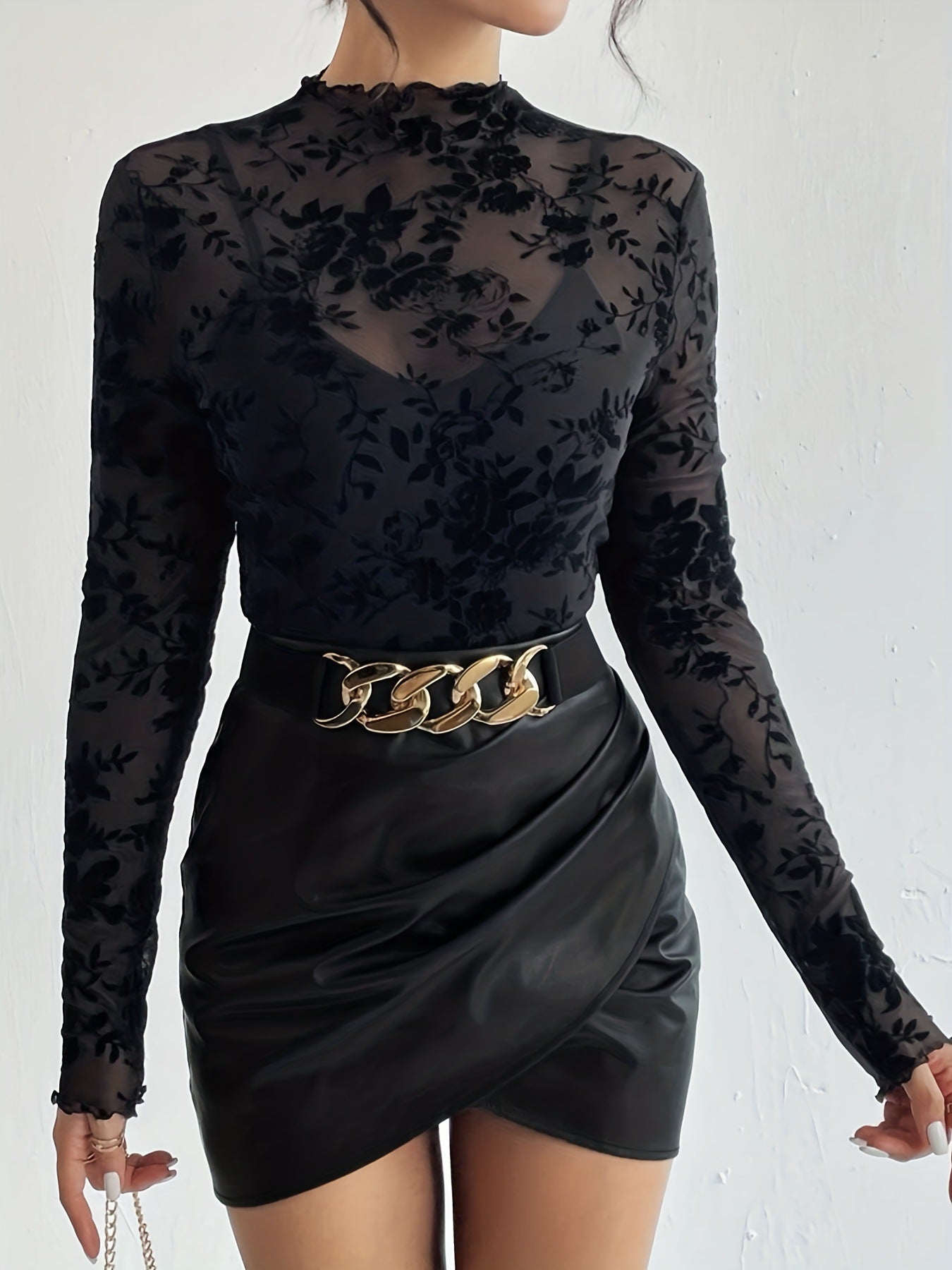 Women's Lace Top Long Sleeve Floral Pattern Elegance