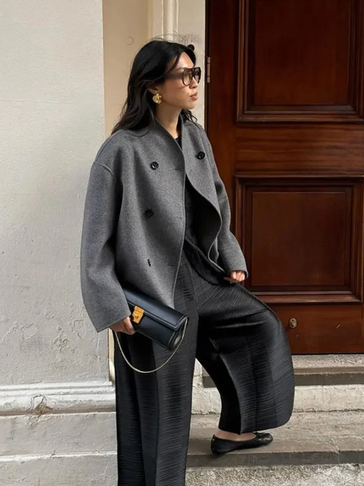 Fashionable Women's Coat Oversize Style
