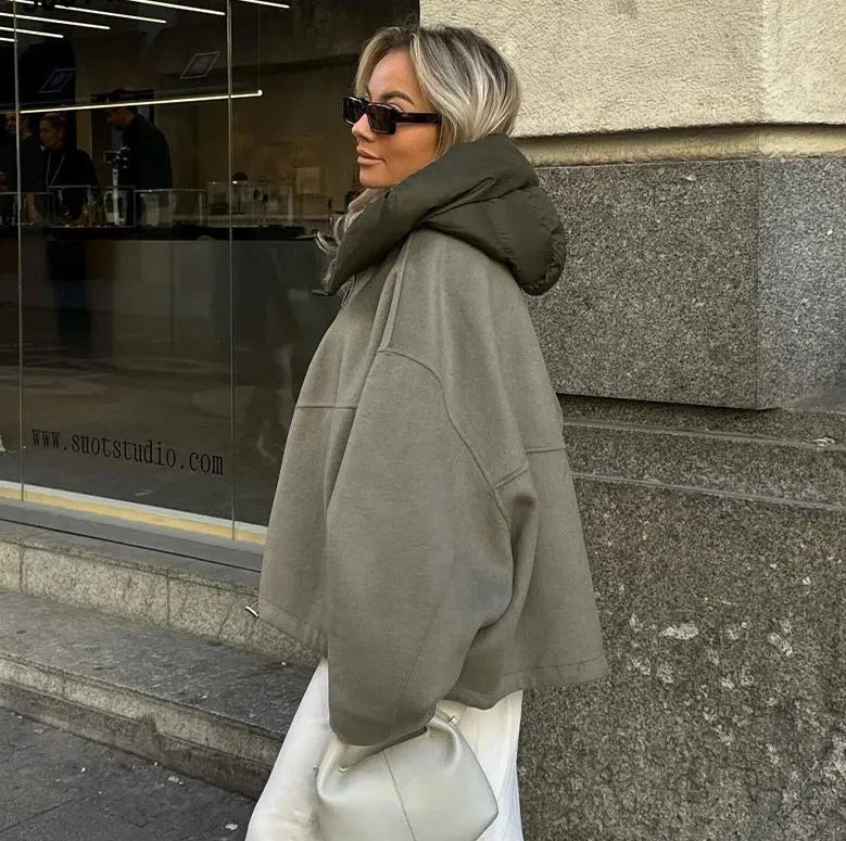 Lässige Damenjacke mit Kapuze Modern Style - IdealeKleiden