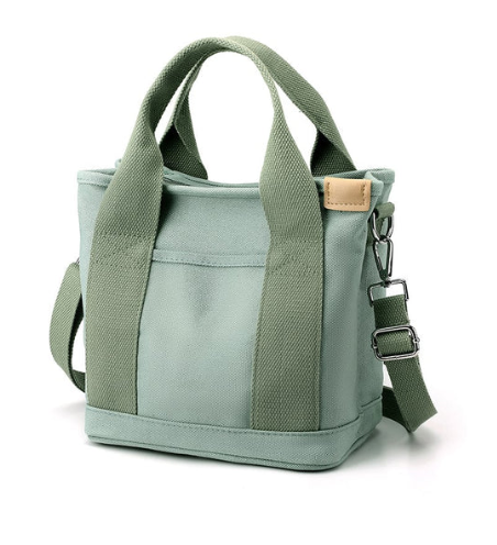 Stylish travel bag with plenty of storage space