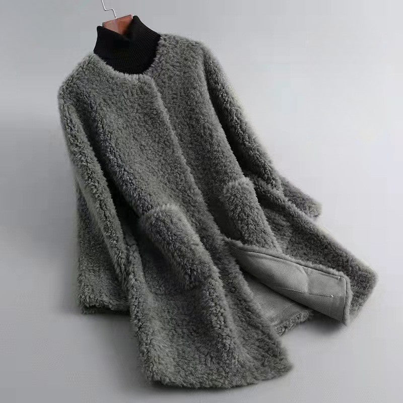 Comfortable relaxed fit wool coat with pockets