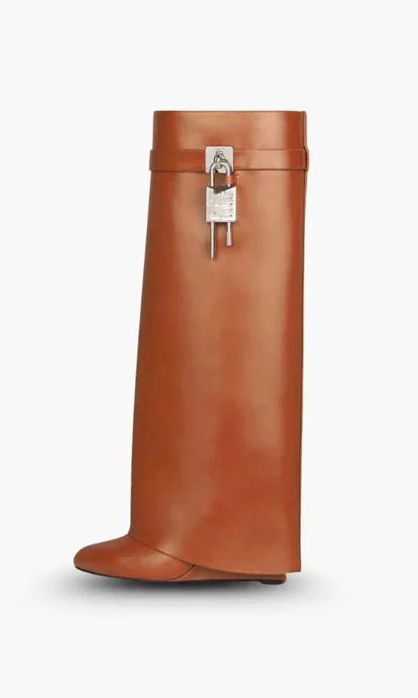 Stylish women's boots