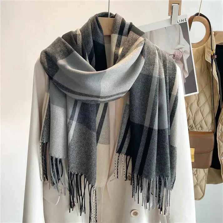 Fashionable Plaid Scarf Large Size