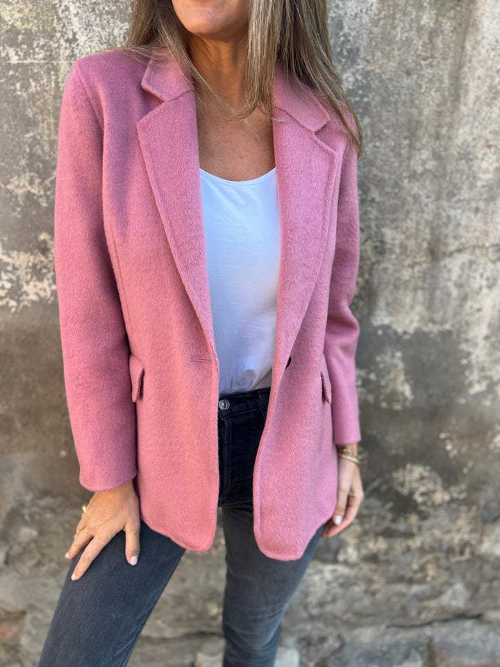 Elegant women's jacket with structured print