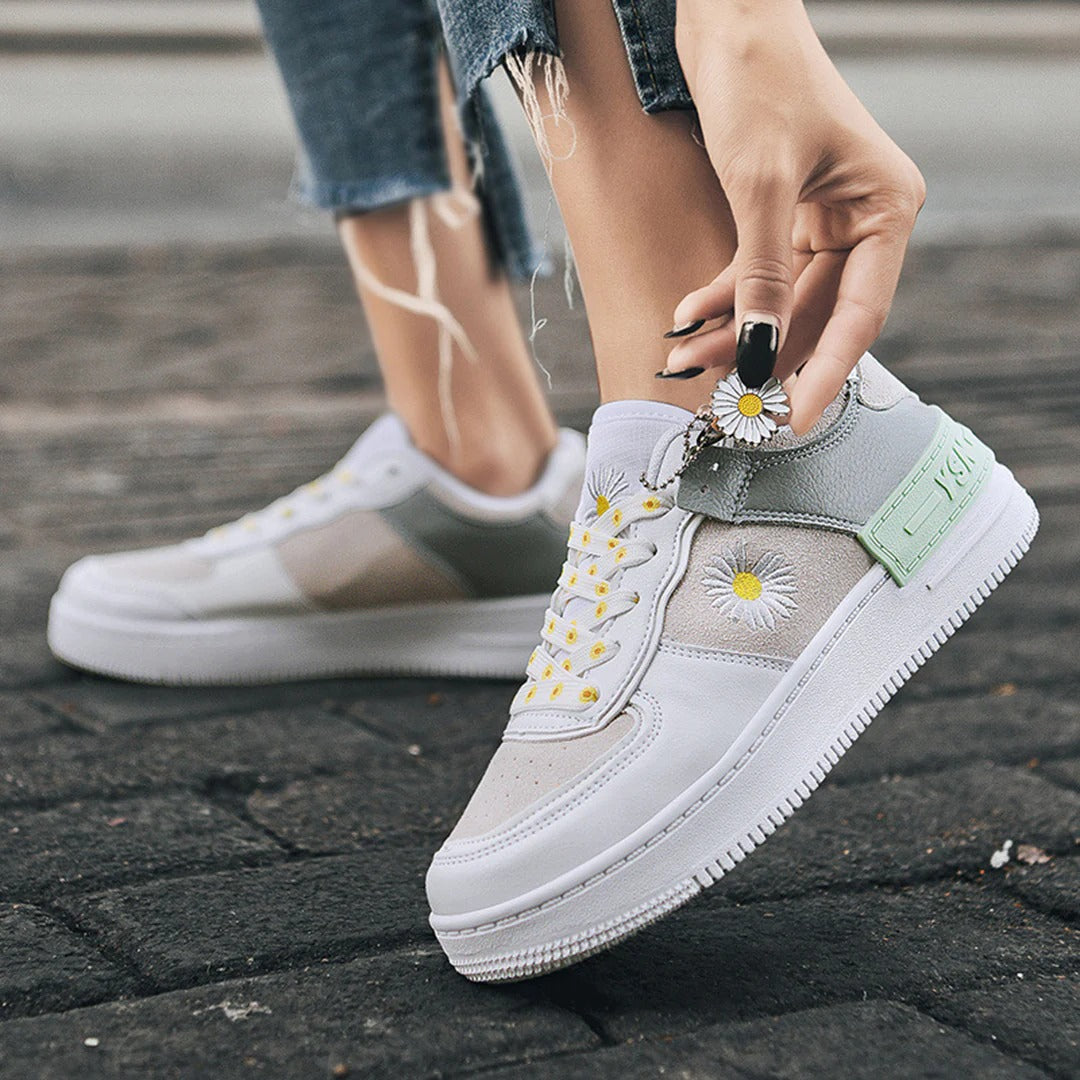 Women's Low Top Breathable Lace-Up Comfort Leather Look Sneakers