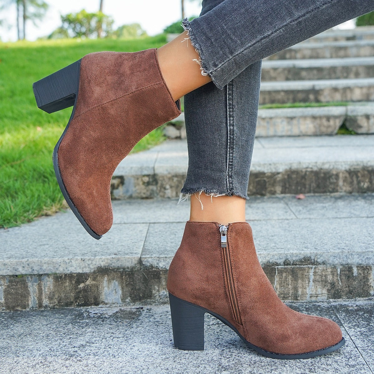Stylische Stiefeletten Wildleder Optik Blockabsatz - IdealeKleiden