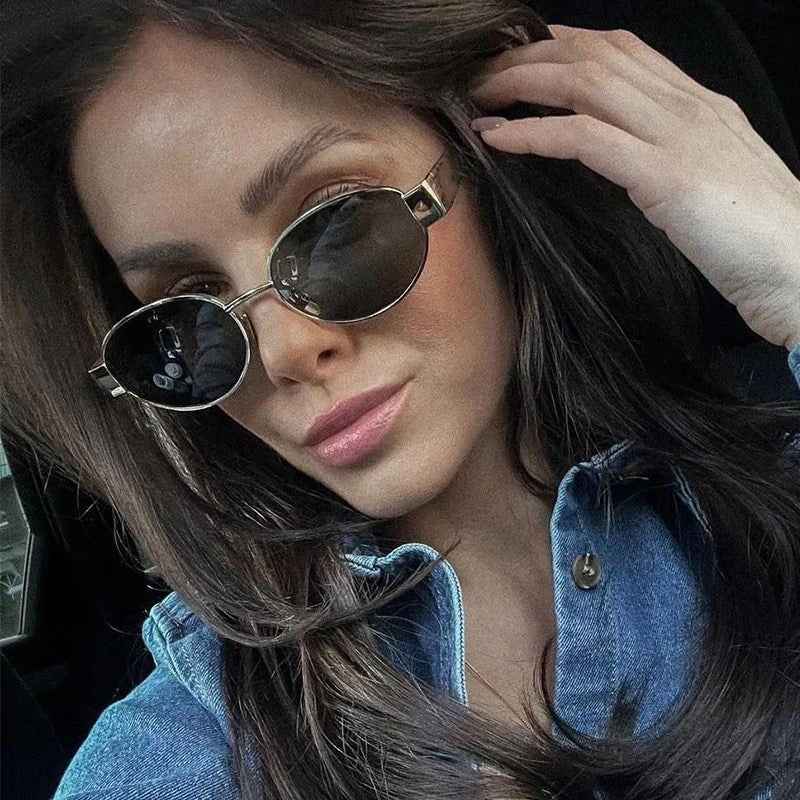 Livia - Elegant Oval Sunglasses with Silver Accent