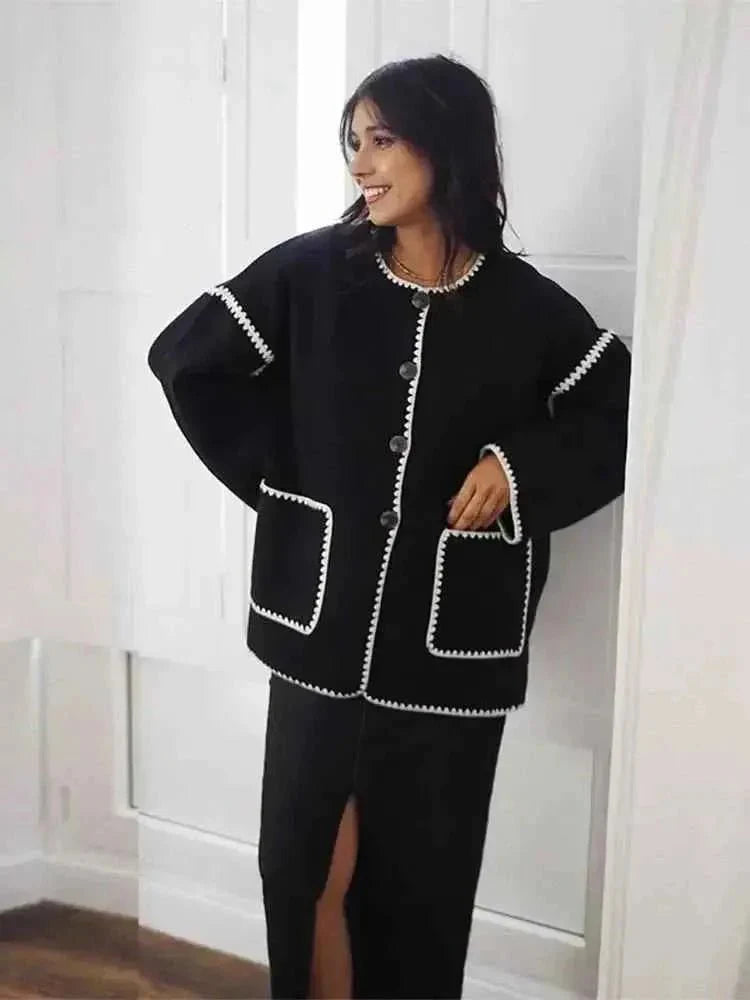 Women's Modern Cardigan with Buttons and Contrast Stitching