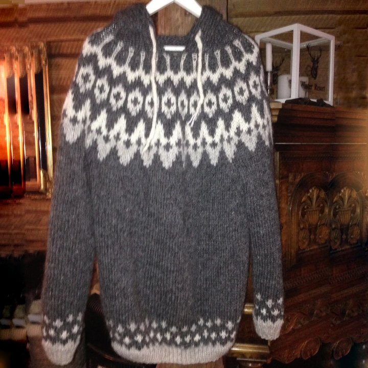 Men's Vintage Style Hooded Jumper