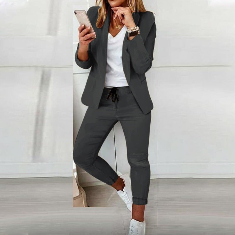 Elegant Men's Suit - Slim Fit One-Button Blazer and Jogger Pants