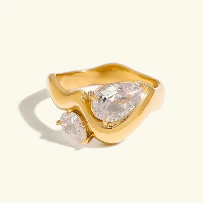 Eleganter Verlobungsring Tropfenform 585 Gold - IdealeKleiden