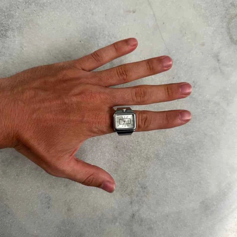 Elegant Men's Wristwatch Model