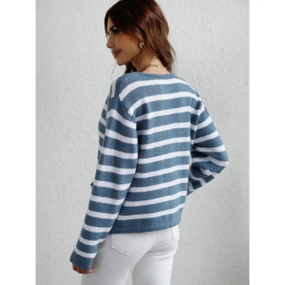 Kuschelige Strickjacke mit Knöpfen und Seiten-Taschen - IdealeKleiden