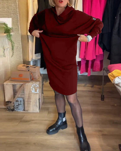 Practical dress with hood and pockets