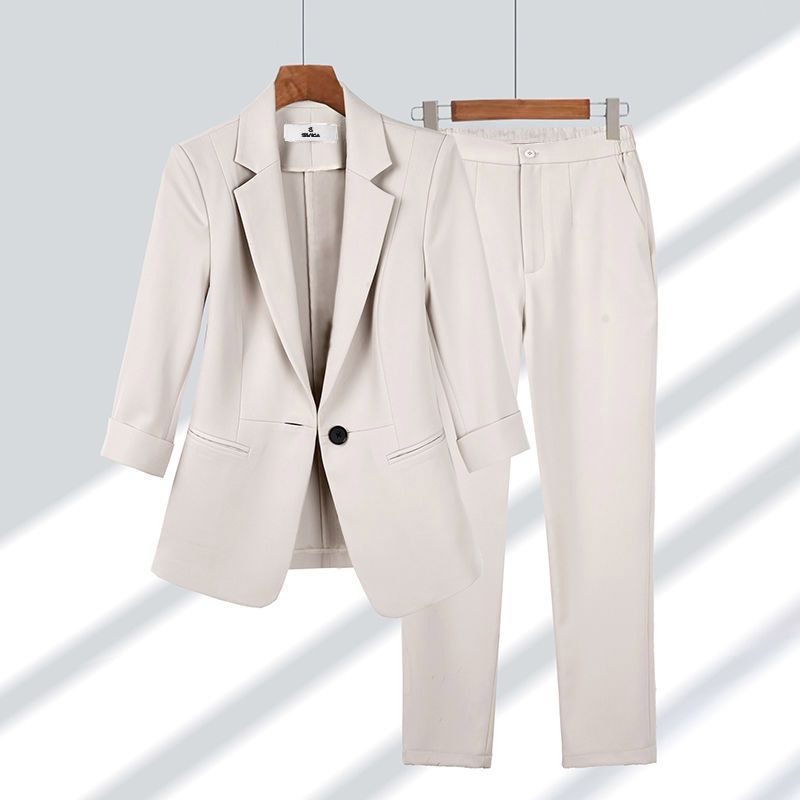 Eleganter Damenanzug Winterkollektion - IdealeKleiden