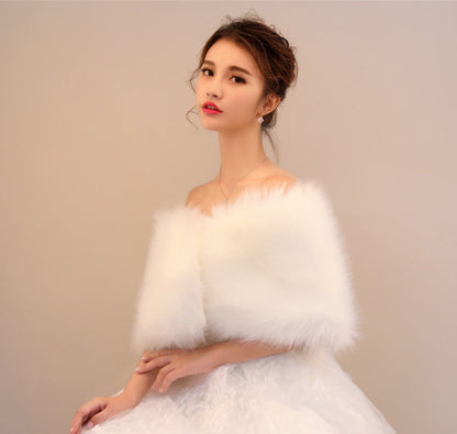 Women's Fur Cape Elegant Soft Voluminous