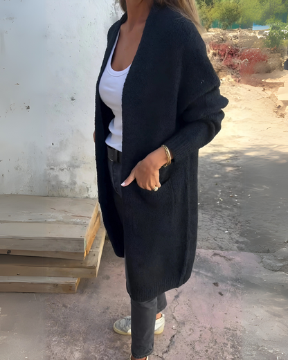 Comfortable knit cardigan with pockets