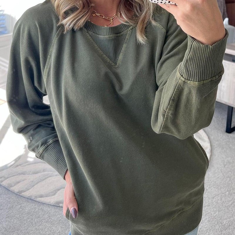 Fashionable Sweater With Pockets