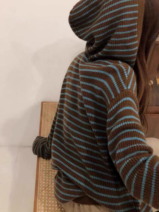 Kaffeefarbene Sweatjacke mit Kapuze und Schnürung - IdealeKleiden