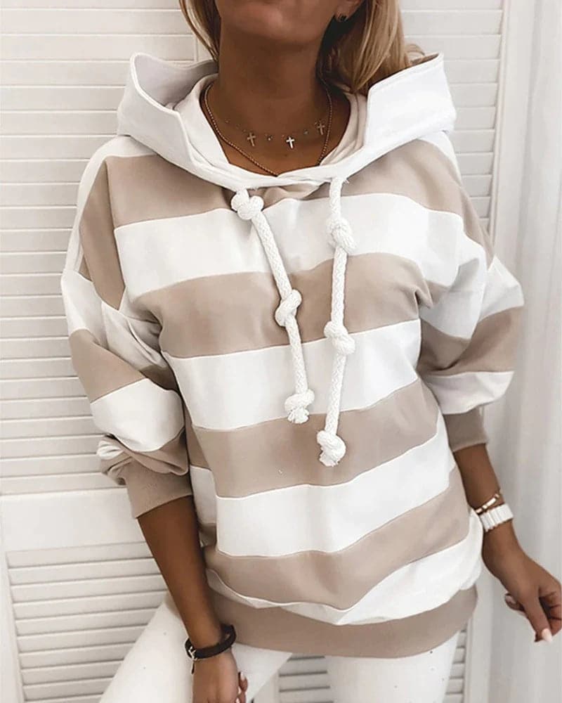 Comfortable Hoodie with Knit Details and Relaxed Fit