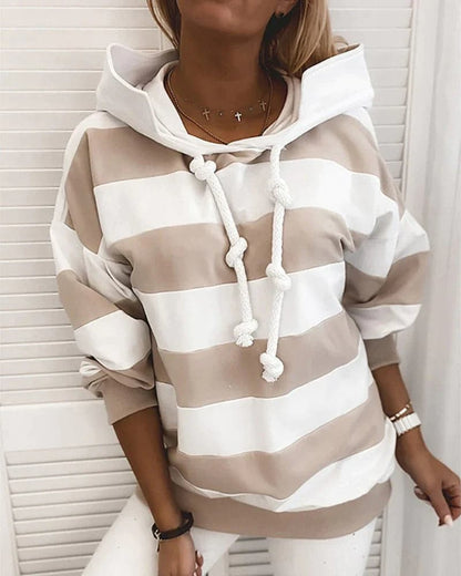 Comfortable Hoodie with Knit Details and Relaxed Fit