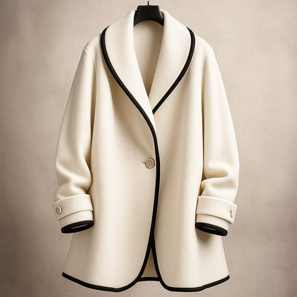 Elegant women's coat with trim