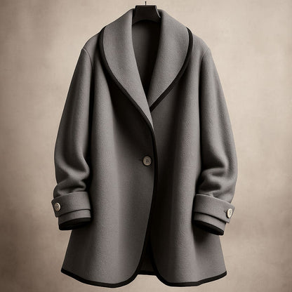 Elegant women's coat with trim