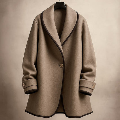 Elegant women's coat with trim