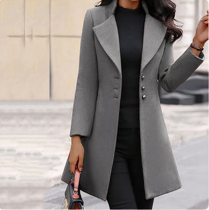 Elegant women's coat Tailored fit Lapel collar
