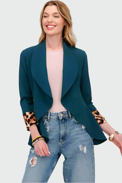 Stylish blazer with panther print