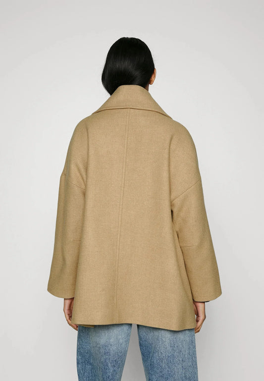Eleganter Damen Wintermantel Kamelfell - IdealeKleiden