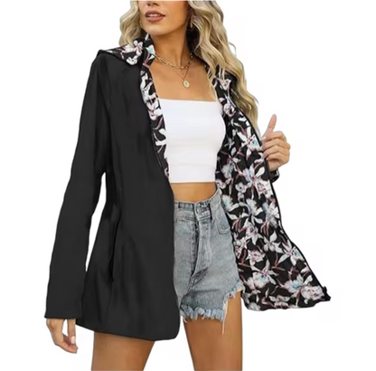 Practical outdoor jacket with a hood and trendy pattern