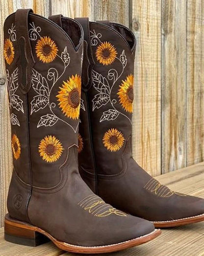 Summer boots floral pattern