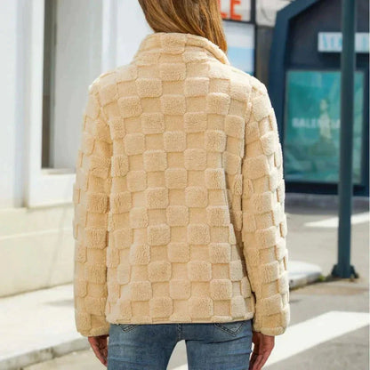 Karierte Damenwinterjacke Modern Schwarzweiß - IdealeKleiden