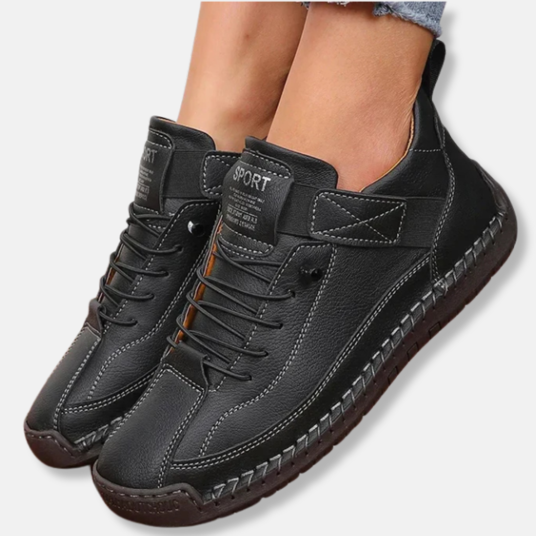 Water-Repellent Boots With Lacing And Non-Slip Sole