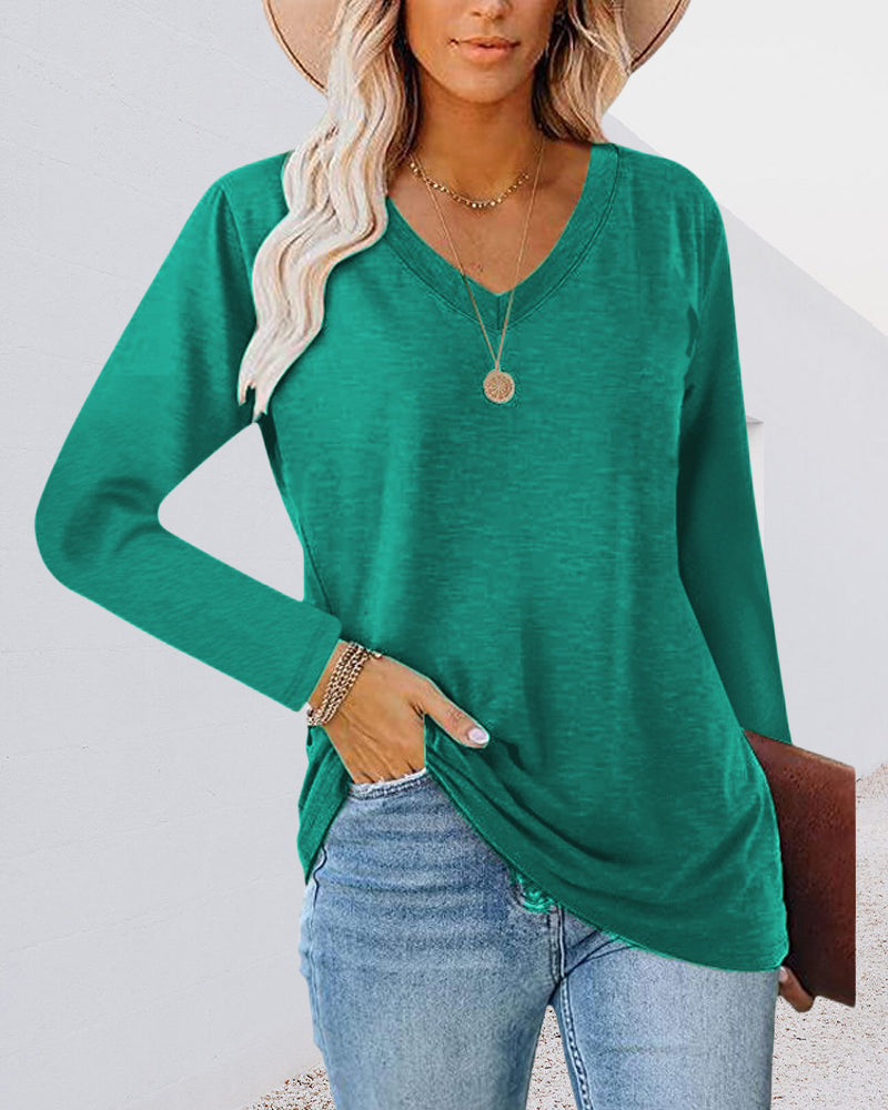 Women's shoes and accessories are not relevant, the title is also wrong, therefore 
Women's T-Shirt Long Sleeve V-Neck