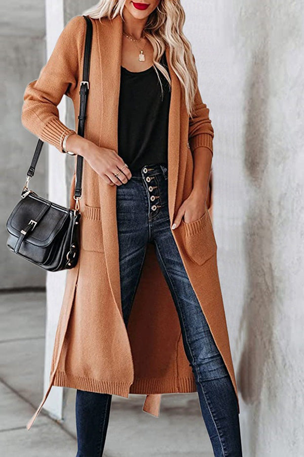 Stylish cardigan with tie look