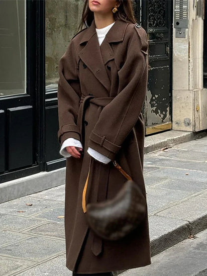 Elegant maxi coat with belt and stand-up collar