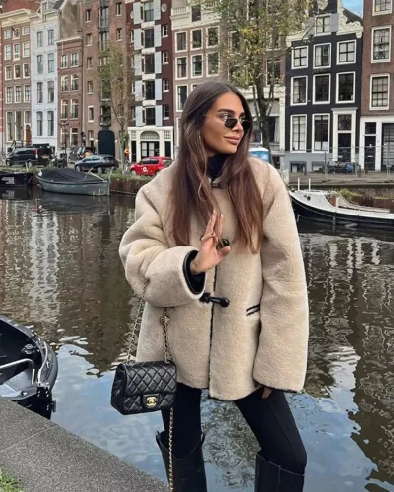 Elegant Women's Wool Coat Classic Style
